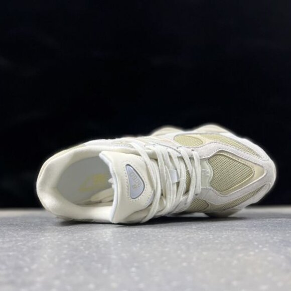 9060 Series New Balance Cream & Grey Sneakers - Picture 2 of 6